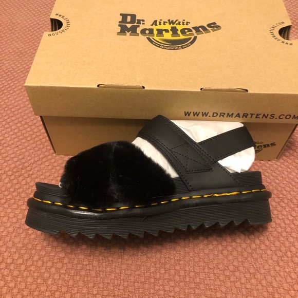 Dr Martens Voss II fluffy sandals new in box - Picture 14 of 16